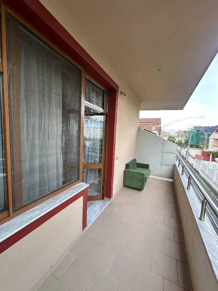 Tirane, jepet me qera garsonier 1+1+Ballkon Kati 2, 40 m² 310 € (Rruga Havzi Nela)