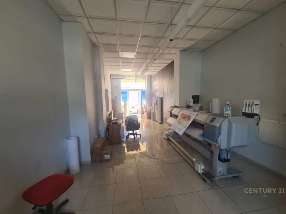Tirane, jepet me qera ambjent biznesi Kati 0, 40 m² 600 € (Stadiumi Dinamo)
