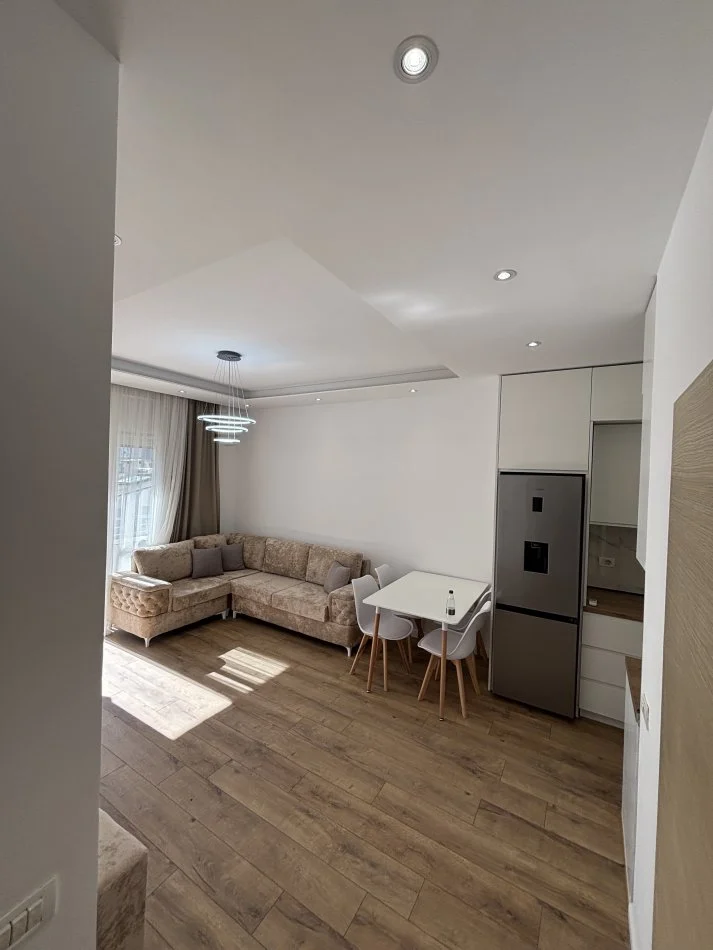 Tirane, shitet apartament 1+1+Ballkon Kati 5, 72 m² 145.000 € (Bill Klinton)