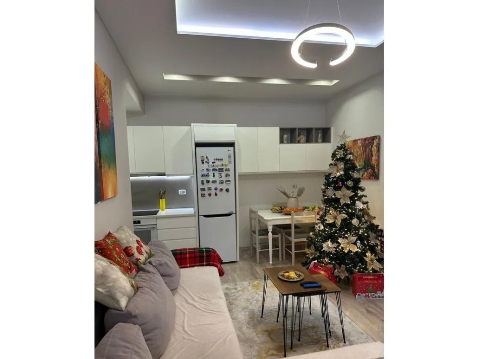 Tirane, jepet me qera apartament 2+1 Kati 2, 90 m² 1.000 € 