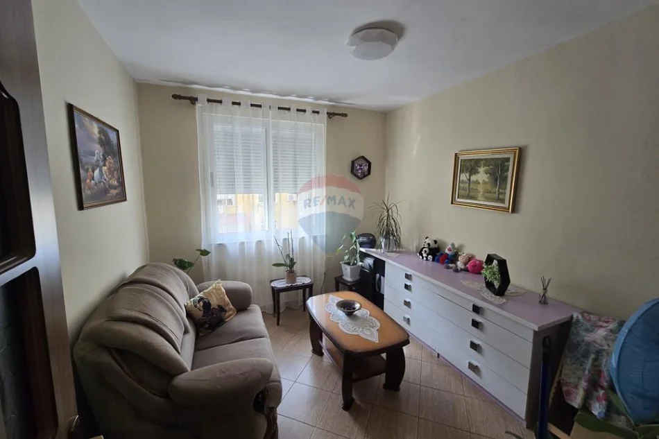 Tirane, shitet apartament 3+1 , 98 m² 275.000 € 