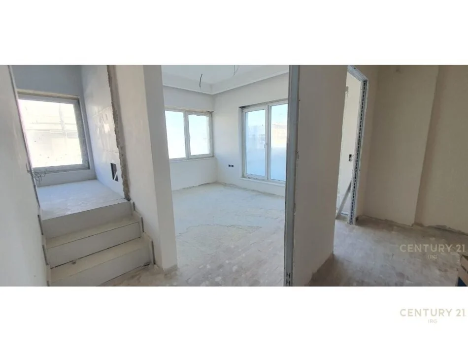 Tirane, jepet me qera Vile 2 Katshe , 400 m² (Rezidenca Kodra e Diellit 2)