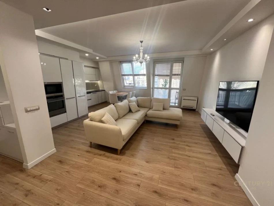 Tirane, jepet me qera apartament 2+1 Kati 4, 100 m² 1.200 € (Air Albania Stadium)