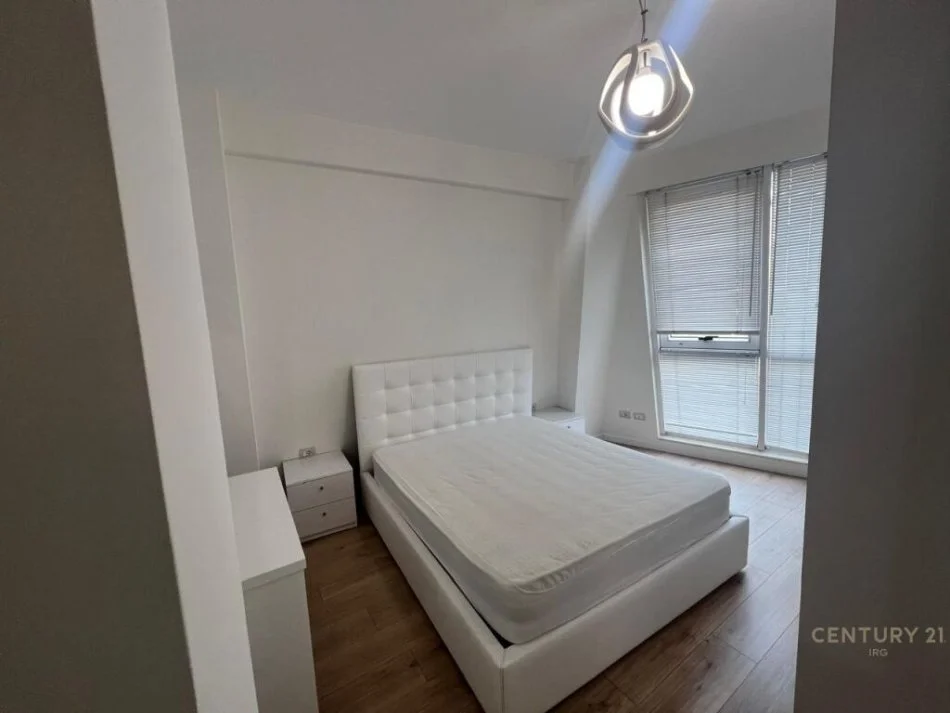 Tirane, jepet me qera apartament 2+1 Kati 4, 100 m² 1.200 € (Air Albania Stadium)