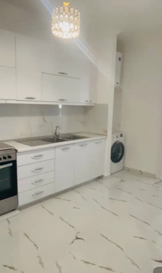 Tirane, jepet me qera apartament 1+1 Kati 2, 65 m² 470 € (Vila L)