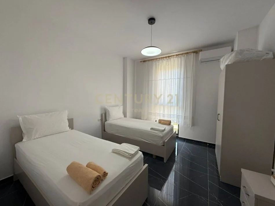 Tirane, jepet me qera apartament 2+1 Kati 1, 95 m² 600 € 