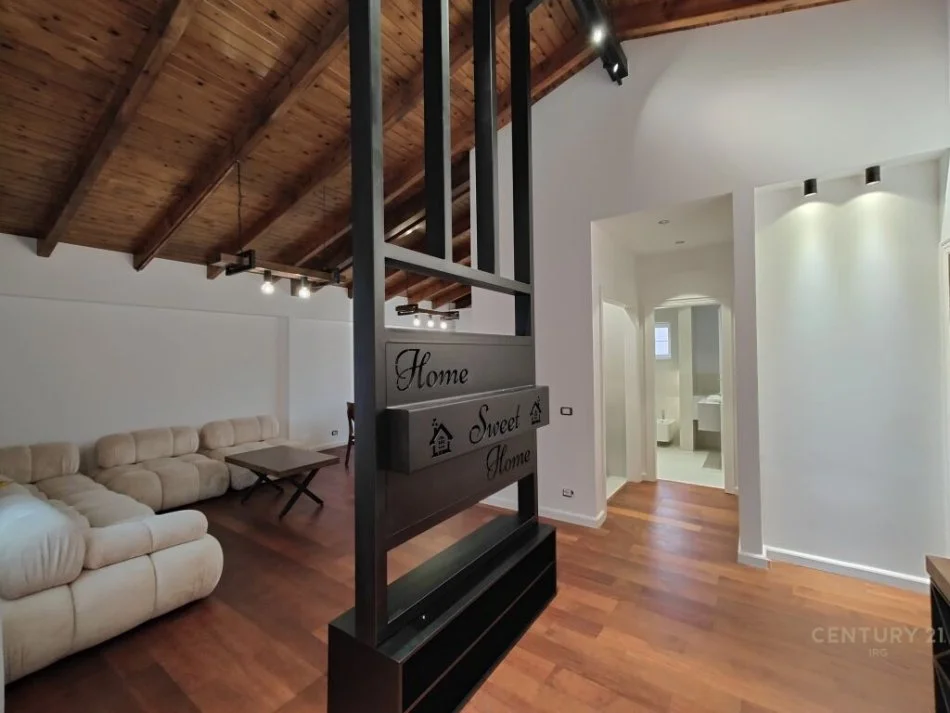 Tirane, jepet me qera apartament 2+1+post parkimi Kati 4, 100 m² 950 € (Universiteti Marlin Barleti)