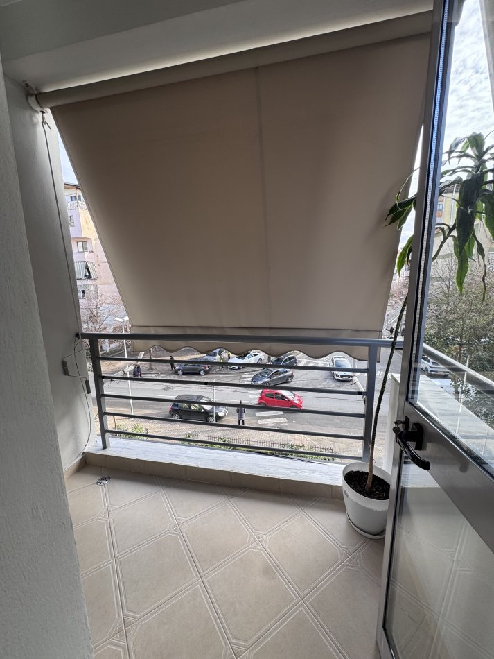 Tirane, jap me qera apartament 1+1+Ballkon Kati 2, 60 m² 600 ALL (Frosina Plaku)