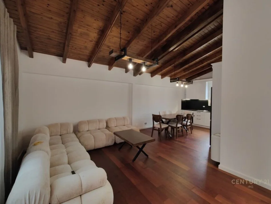 Tirane, jepet me qera apartament 2+1+post parkimi Kati 4, 100 m² 950 € (Universiteti Marlin Barleti)