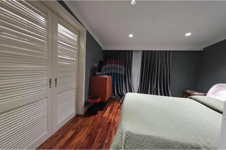 Tirane, shitet apartament 3+1+Ballkon , 185 m² 620.000 € 