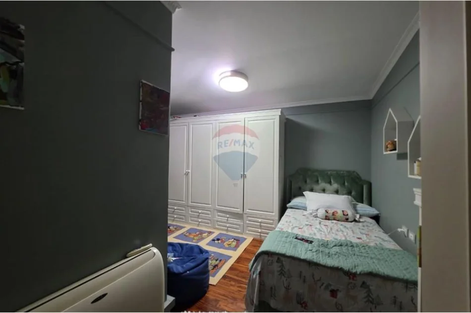 Tirane, shitet apartament 3+1+Ballkon , 185 m² 620.000 € 