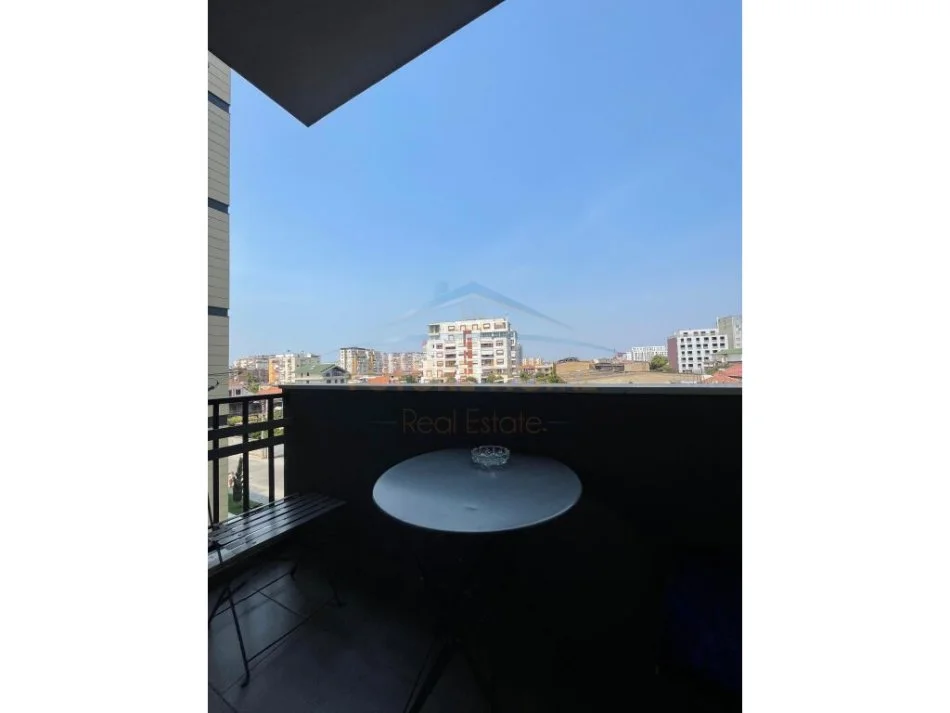 Tirane, jepet me qera apartament 2+1+Ballkon Kati 2, 90 m² 800 € (Quartum Residence Rruga Panorama)