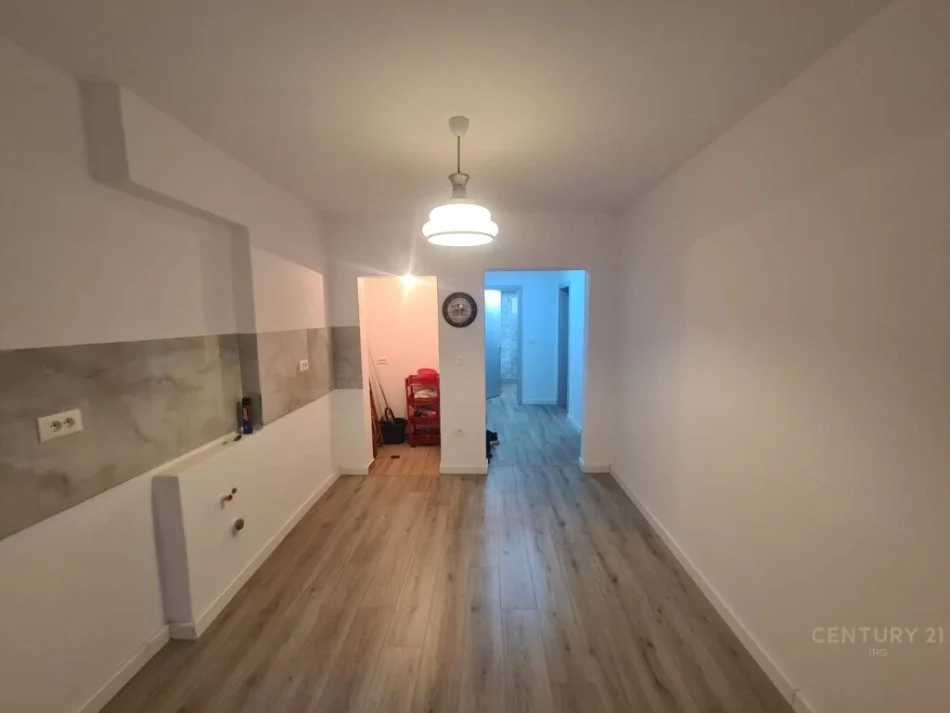 Tirane, jepet me qera apartament 2+1 Kati 2, 73 m² 500 € (Stadiumi Dinamo)