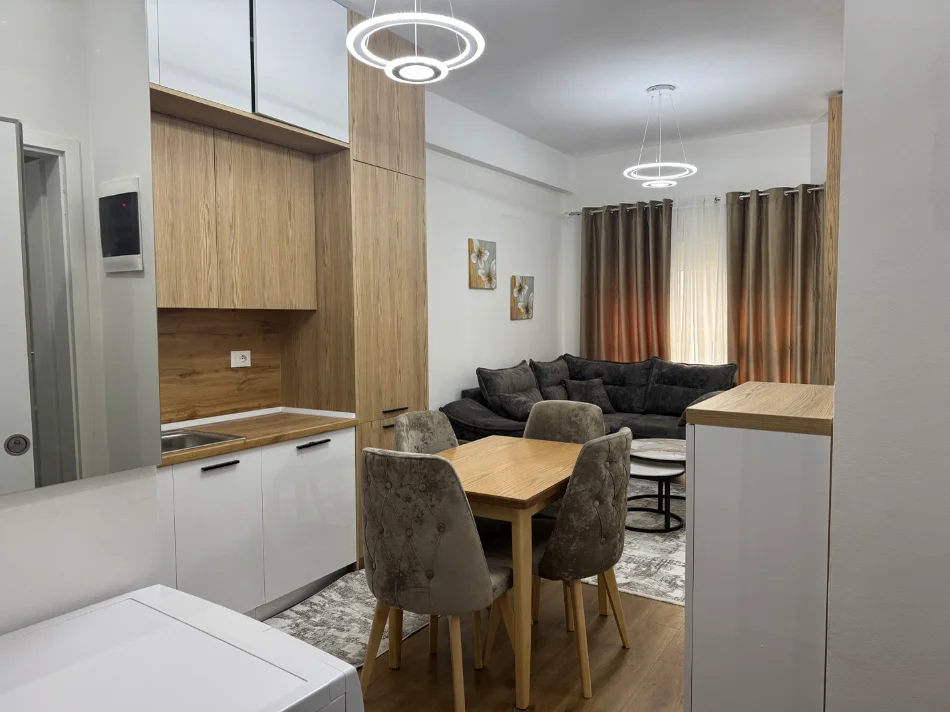 Tirane, jepet me qera apartament 1+1+Ballkon Kati 2