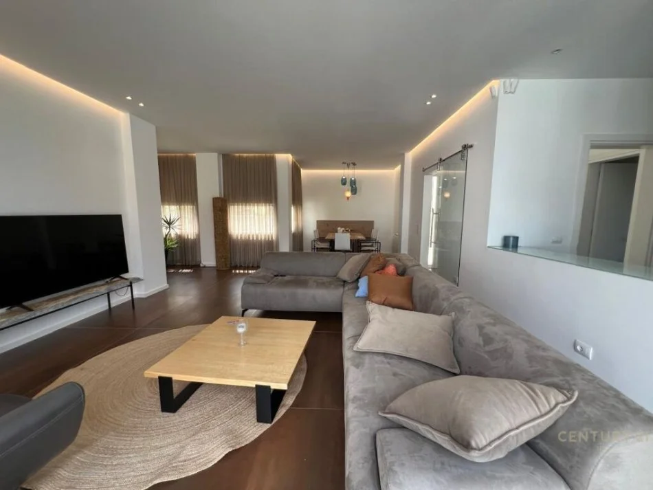 Tirane, jepet me qera Vile 3 Katshe , 574 m² 2.000 € (Green Garden, Berzhite)