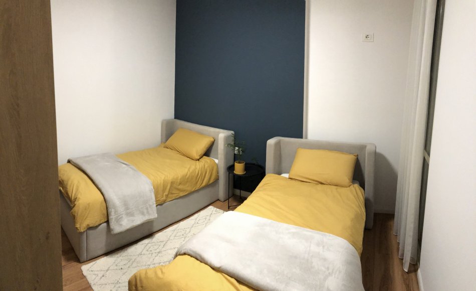 Shiten dy krevat tek 90x200 + dyshek - 550 Euro
