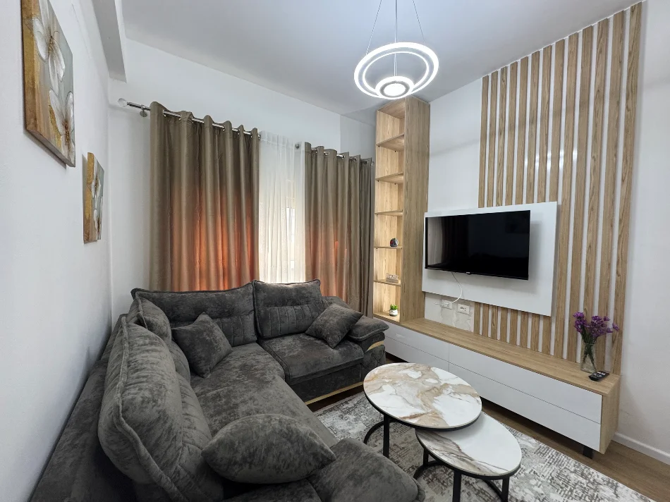 Tirane, jepet me qera apartament 1+1+Ballkon Kati 2