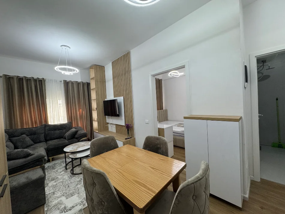 Tirane, jepet me qera apartament 1+1+Ballkon Kati 2