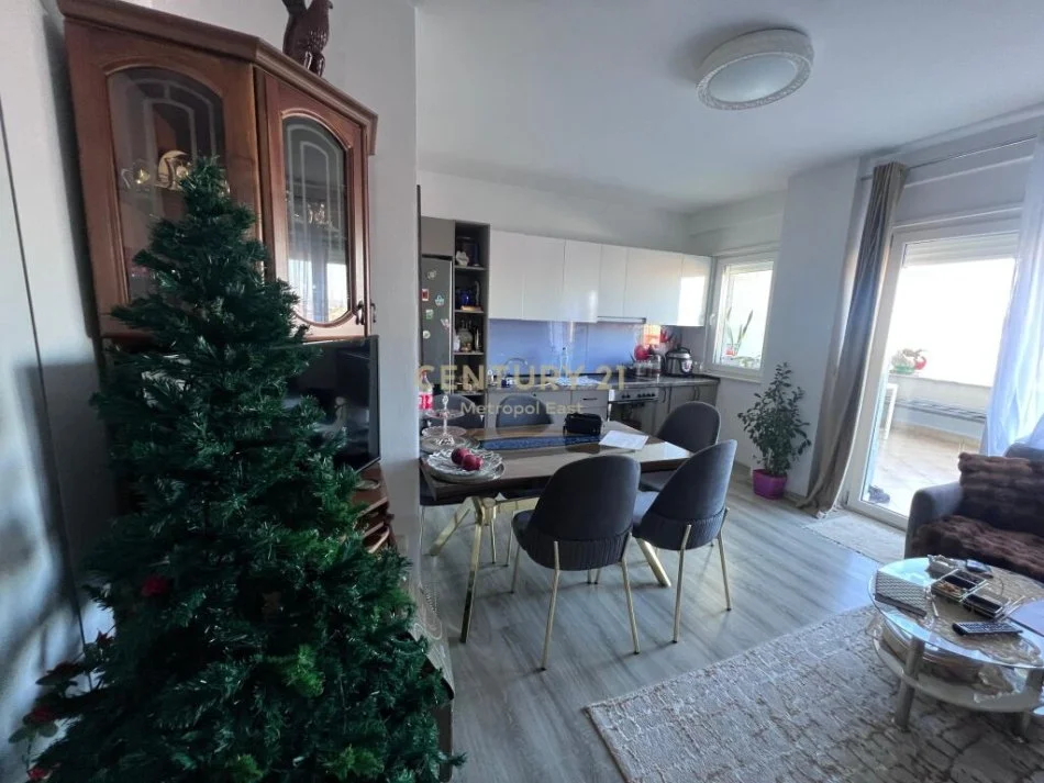 Tirane, shitet apartament 2+1 Kati 6, 149 m² 110.000 € (Astir)