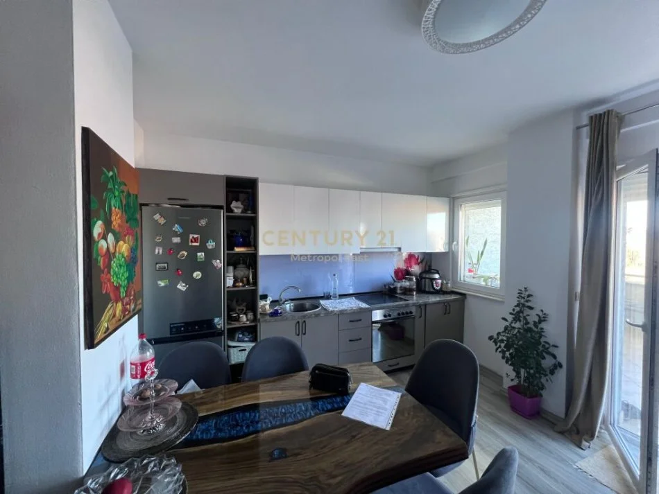 Tirane, shitet apartament 2+1 Kati 6, 149 m² 110.000 € (Astir)