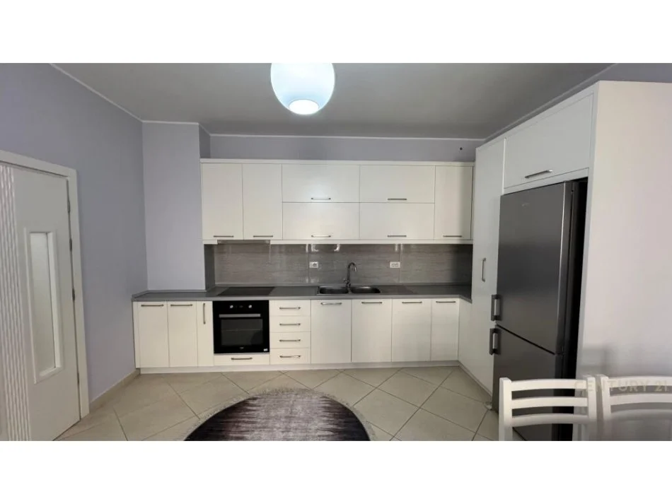 Tirane, jepet me qera apartament 1+1 Kati 8, 67 m² 500 € (Astir)