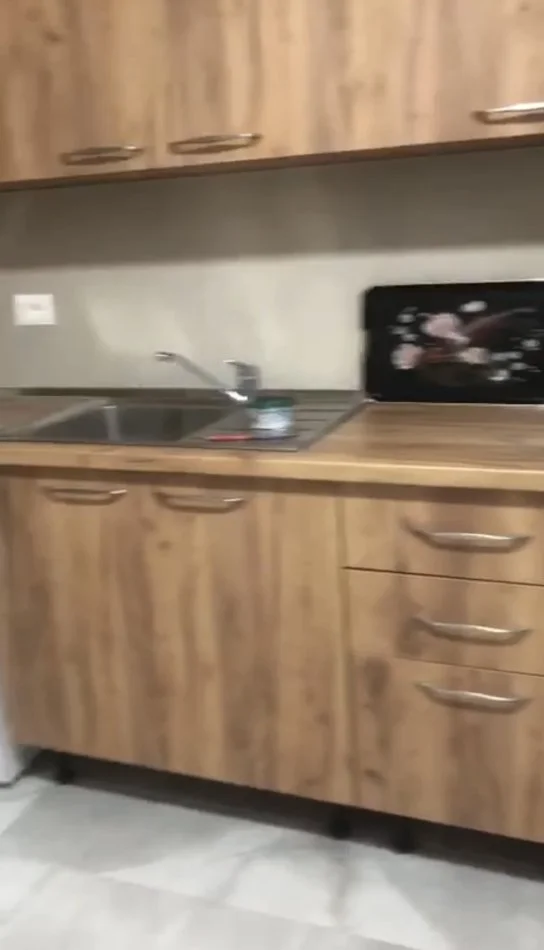 Tirane, jepet me qera garsonier Kati 1, 41 m² 300 € (Ali Demi)