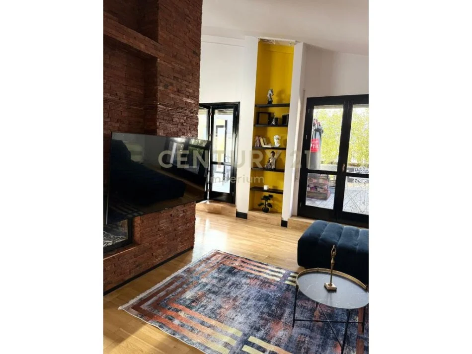 Tirane, jepet me qera apartament duplex Dublex Kati 6, 204 m² 2000 € (Kopshti Botanik)