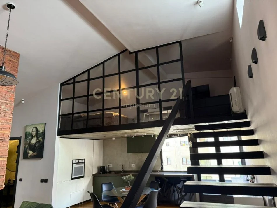 Tirane, jepet me qera apartament duplex Dublex Kati 6, 204 m² 2000 € (Kopshti Botanik)