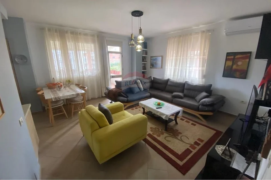 Tirane, shitet apartament 2+1 Kati 5, 80 m² 205.000 € (Marqinet 1)