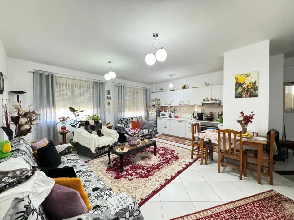 Tirane, shes apartament 2+1 Kati 4, 106 m² 200.000 € (Tregu Elektrik)