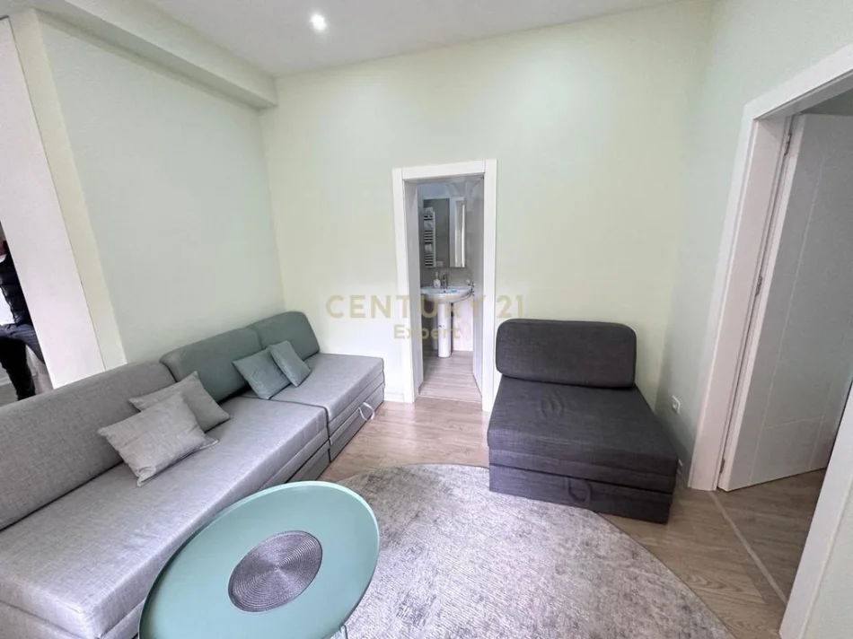 Tirane, shes apartament 1+1 Kati 2, 106 m² 300.000 € (Rruga e Elbasanit)