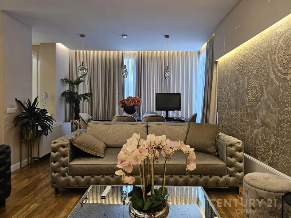 Tirane, shes apartament 3+1 Kati 2, 130 m² 390.000 € (Rruga Faik Konica)