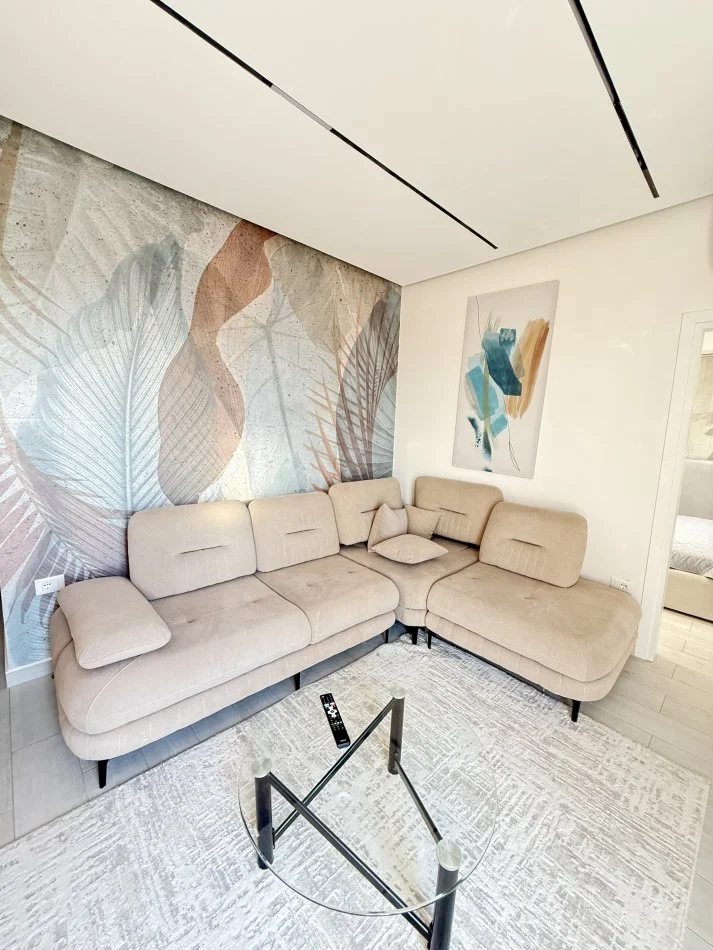 Tirane, jepet me qera apartament 1+1+Ballkon Kati 9, 70 m² 700 € (River Rezidence Parking i Perfshire!)