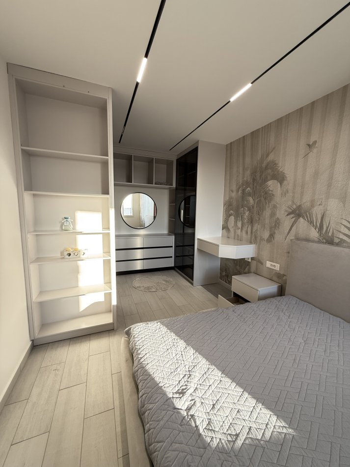 Tirane, jepet me qera apartament 1+1+Ballkon Kati 9, 70 m² 700 € (River Rezidence Parking i Perfshire!)