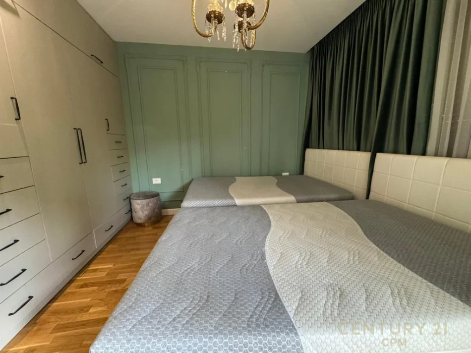 Tirane, shes apartament 3+1 Kati 2, 130 m² 390.000 € (Rruga Faik Konica)