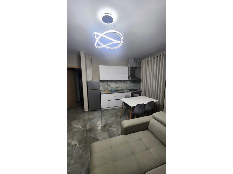 Tirane, jepet me qera apartament 1+1 Kati 3, 63 m² 500 € 