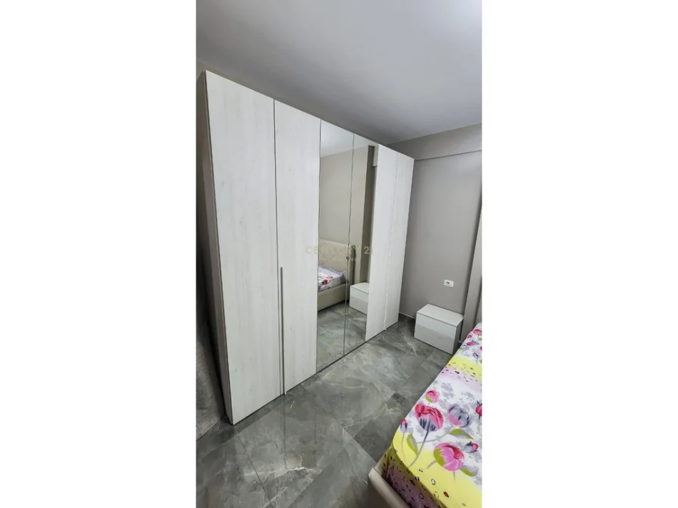 Tirane, jepet me qera apartament 1+1 Kati 3, 63 m² 500 € 