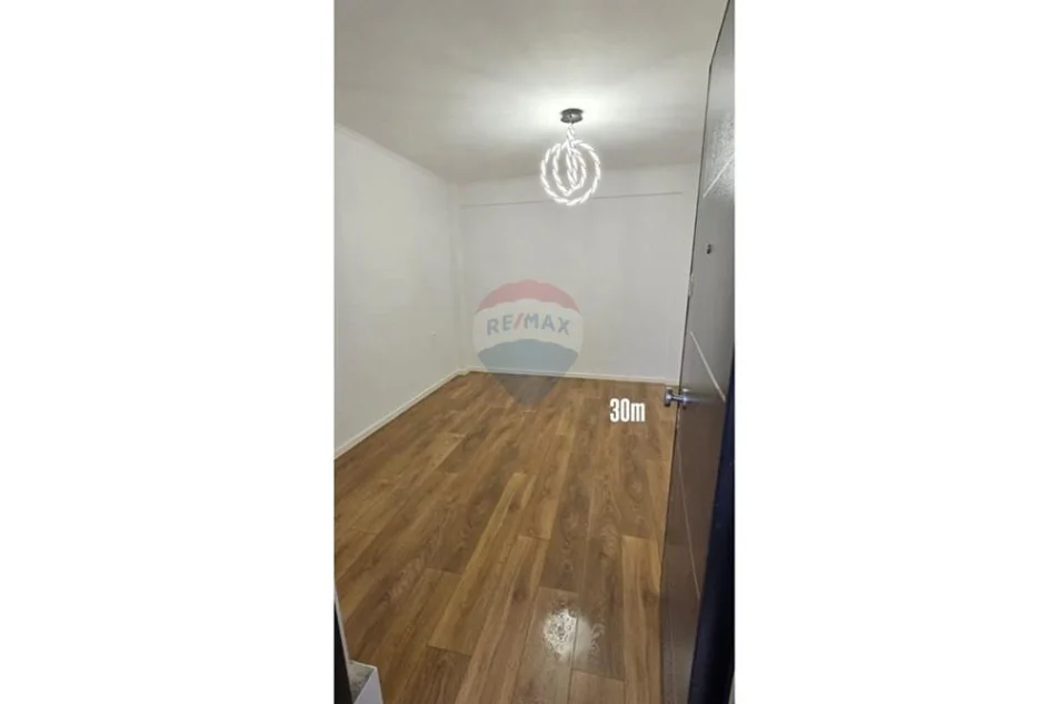 Tirane, shitet garsonier 1+1 , 158.000 € 