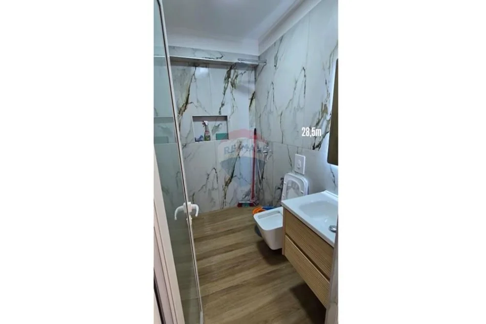 Tirane, shitet garsonier 1+1 , 158.000 € 