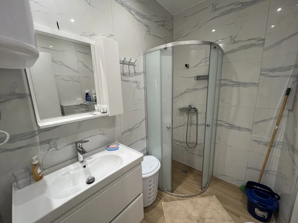 Tirane, shitet apartament 2+1+Ballkon Kati 4, 94 m² 161.600 € (Tirana Entry 1)