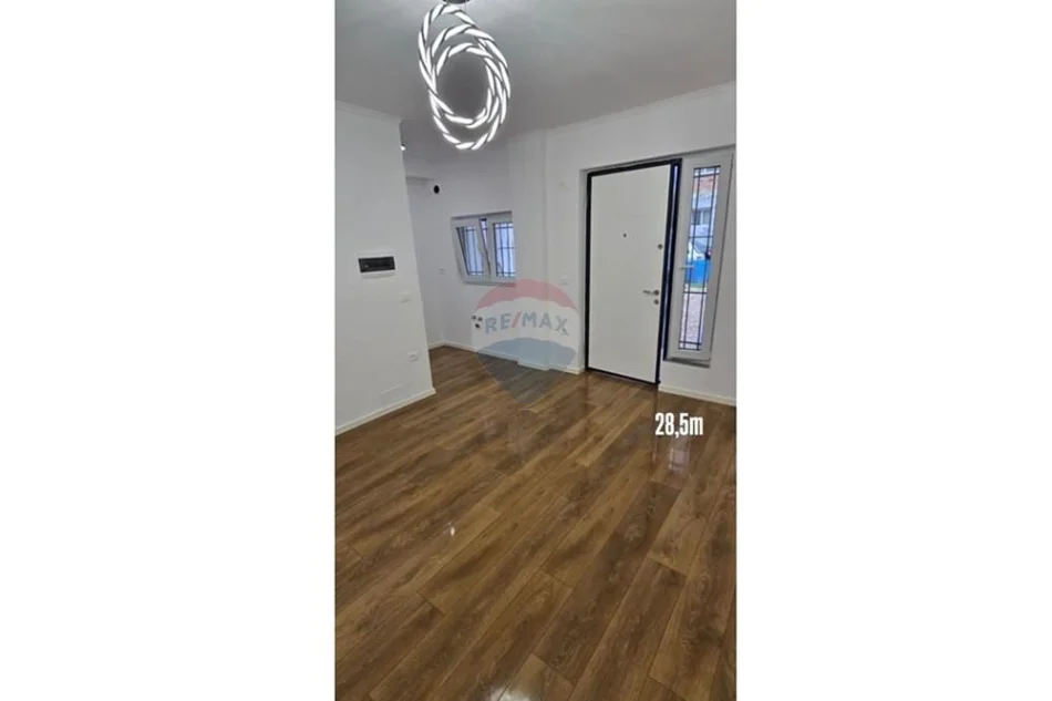 Tirane, shitet garsonier 1+1 , 158.000 € 