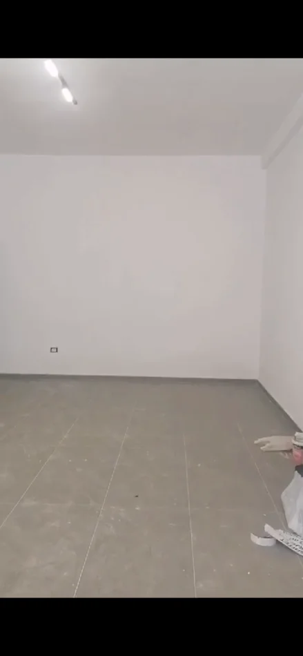 Tirane, jepet me qera apartament 1+1, Kati 1, 80 m2 400 € (Kamez)