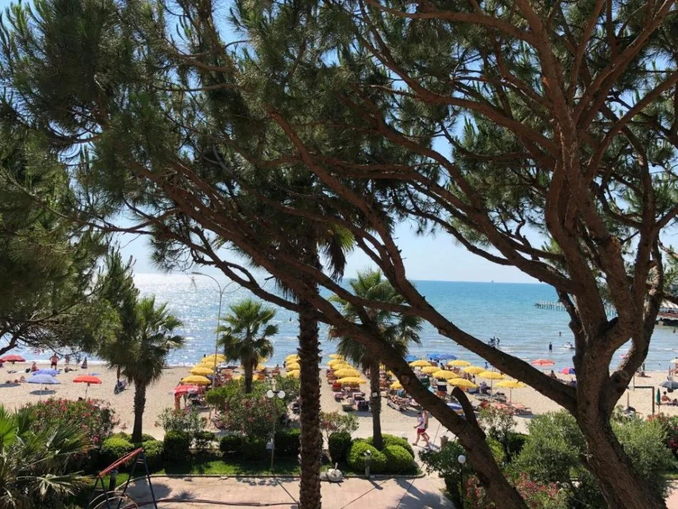 Mali Robit, jepet me qera apartament 1+1 Kati 2, 70 m² (Mali i Robi)