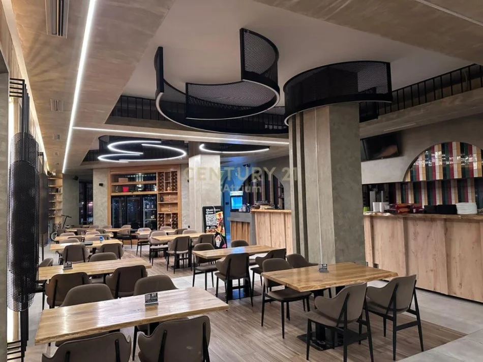 Vlore, shitet bar-resorant , 370 m² 550.000 € (Bistro Kafe në Vlorë)