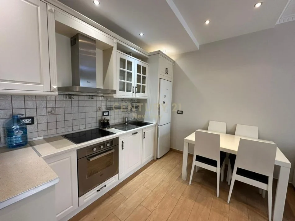 Durres, jepet me qera apartament 2+1 Kati 3, 72 m² 400 € 