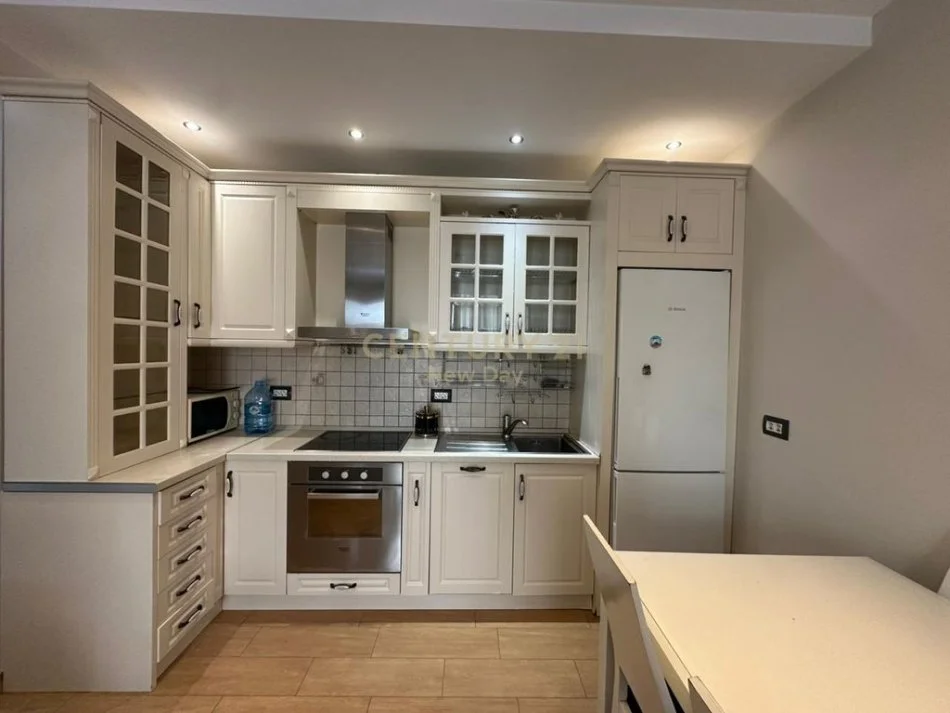 Durres, jepet me qera apartament 2+1 Kati 3, 72 m² 400 € 