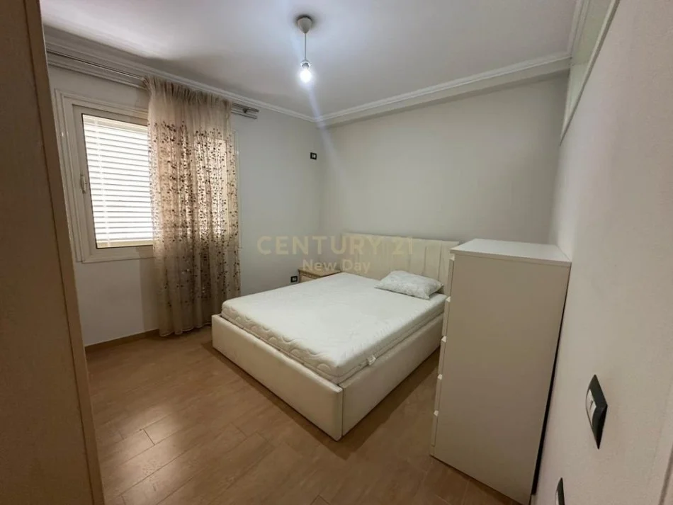 Durres, jepet me qera apartament 2+1 Kati 3, 72 m² 400 € 