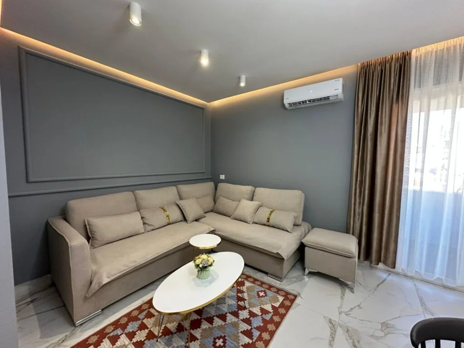 Tirane, jepet me qera apartament 1+1 Kati 5, 78 m² 850 € (Rruga e Bogdaneve)