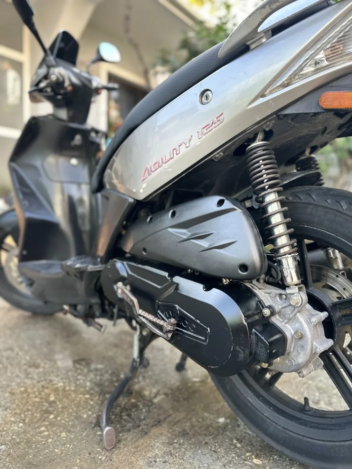 Tirane, shes Scooter Agility , gri e erret 23.000 km 1.200 €