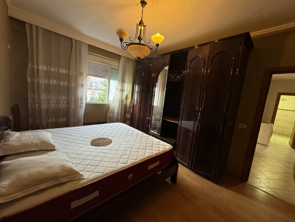 Tirane, jepet me qera Kati 3, 65 m² 550 € 